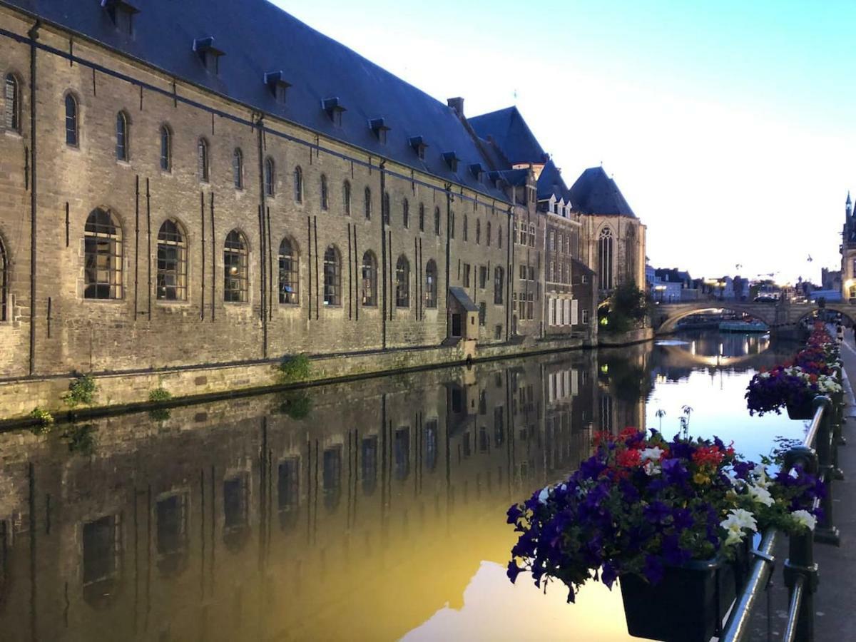 Studio Medieval City Center At River De Leie Ghent Exterior photo